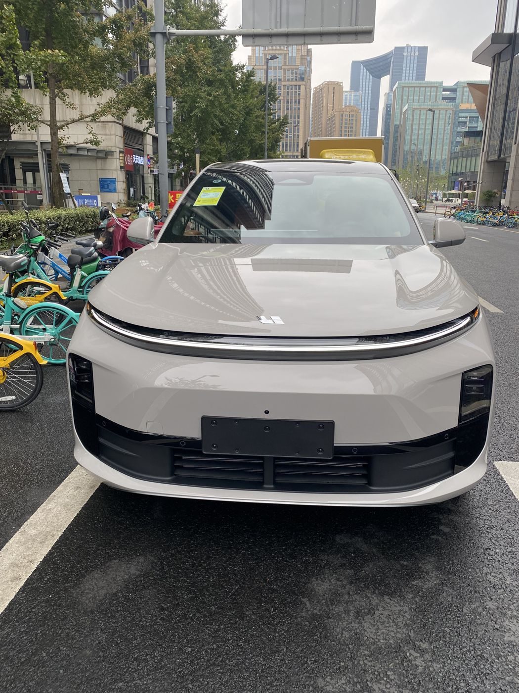云顶集团游戏app MEGA 高压纯电 MPV